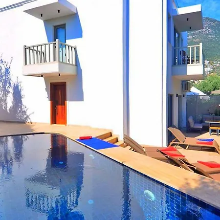 3 Bedroom 3124 *